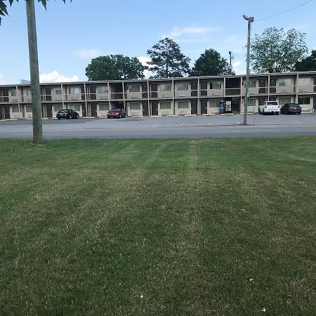 غادسدن Redwood Inn المظهر الخارجي الصورة