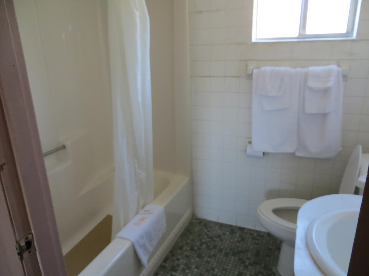 غادسدن Redwood Inn المظهر الخارجي الصورة