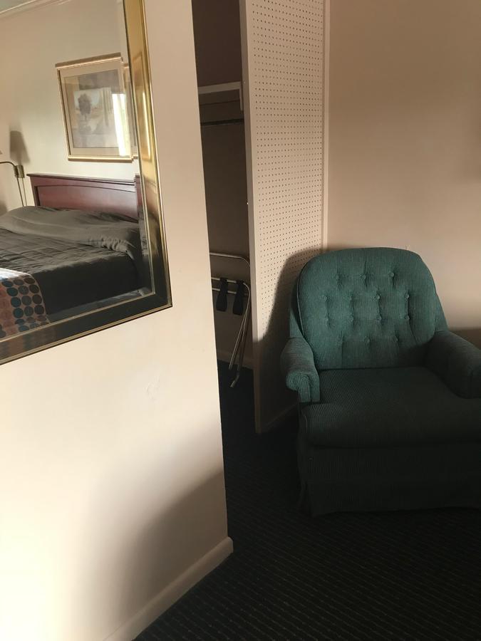 غادسدن Redwood Inn المظهر الخارجي الصورة
