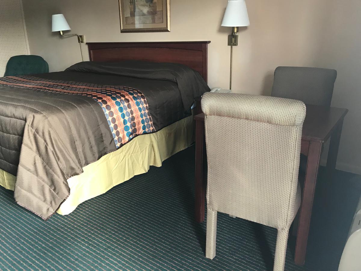 غادسدن Redwood Inn المظهر الخارجي الصورة