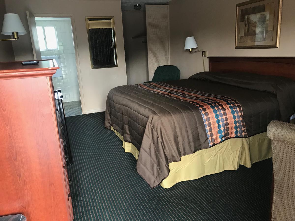 غادسدن Redwood Inn المظهر الخارجي الصورة